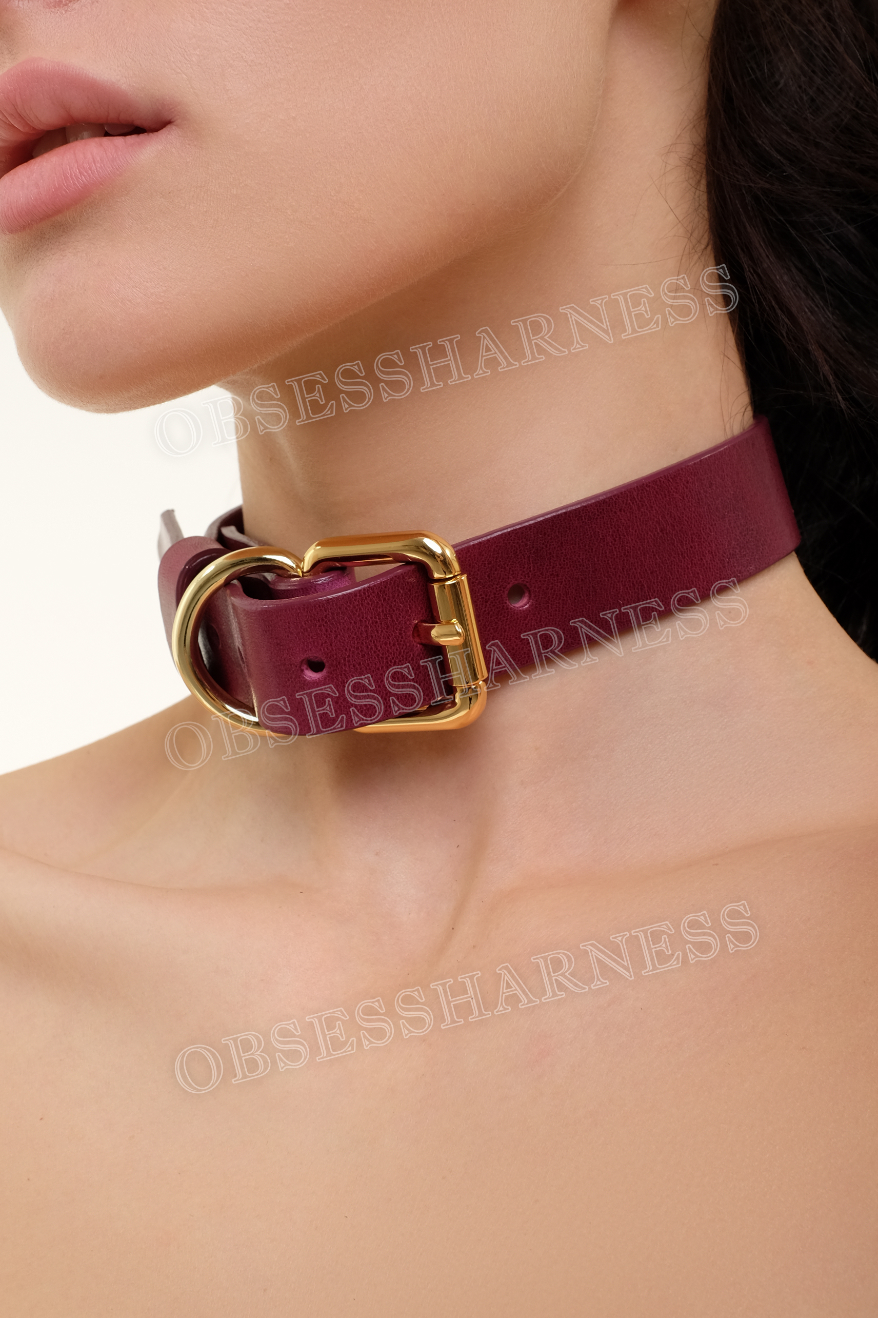 Leather choker sexy purple with a large buckle in the center and a ring for a leash  - Obsessharness